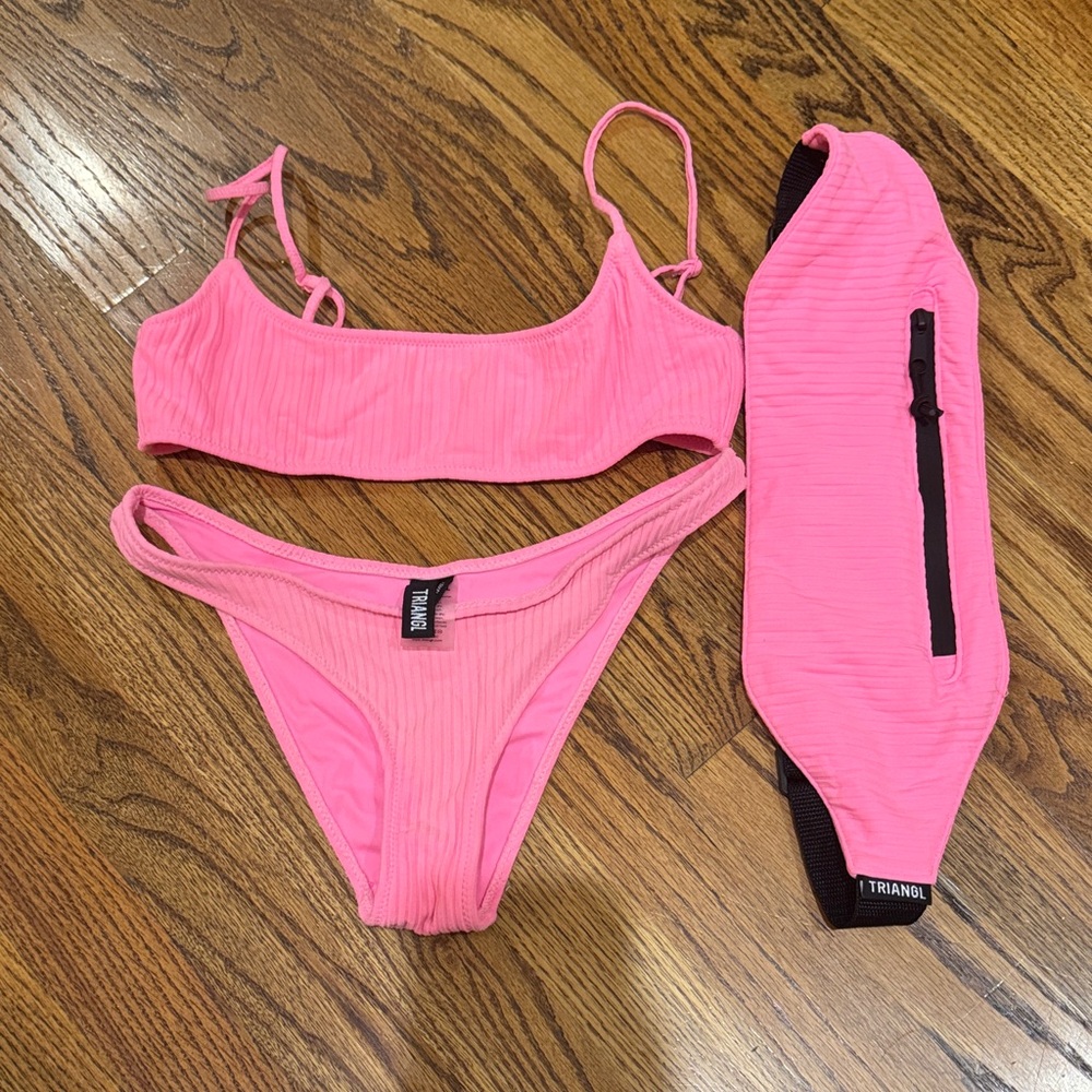 Triangl Bikini: "Pipa- Dandy Candy" Pink
Bikini Set XS Top & Bottom
